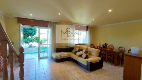 CASA EN VENTA EN PONTEAREAS