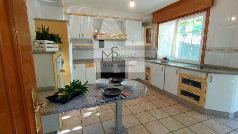 CASA EN VENTA EN PONTEAREAS