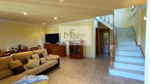 CASA EN VENTA EN PONTEAREAS