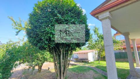 CASA EN VENTA EN PONTEAREAS