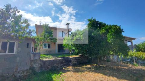 CASA EN VENTA EN PONTEAREAS