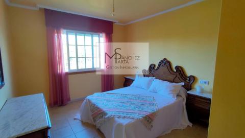 CASA EN VENTA EN PONTEAREAS