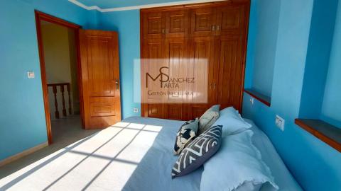 CASA EN VENTA EN PONTEAREAS