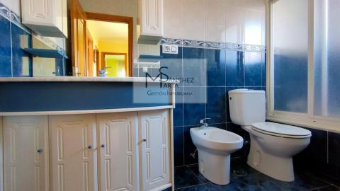 CASA EN VENTA EN PONTEAREAS