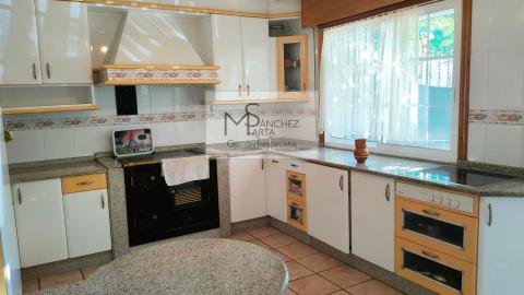 CASA EN VENTA EN PONTEAREAS