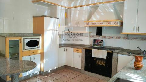 CASA EN VENTA EN PONTEAREAS