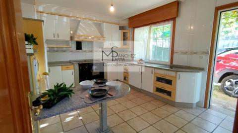 CASA EN VENTA EN PONTEAREAS