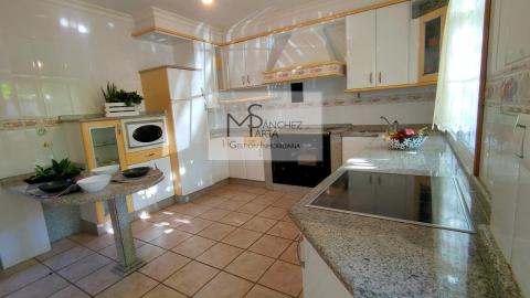 CASA EN VENTA EN PONTEAREAS