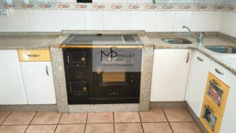 CASA EN VENTA EN PONTEAREAS