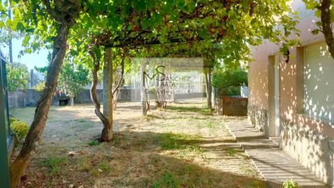 CASA EN VENTA EN PONTEAREAS