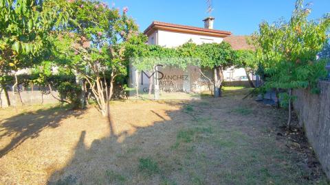 CASA EN VENTA EN PONTEAREAS