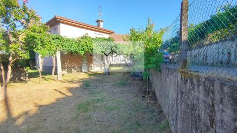 CASA EN VENTA EN PONTEAREAS