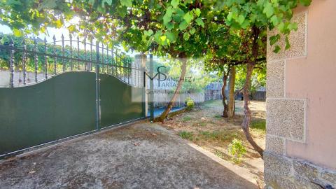 CASA EN VENTA EN PONTEAREAS