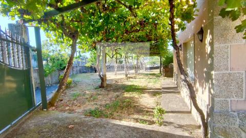 CASA EN VENTA EN PONTEAREAS