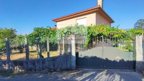 CASA EN VENTA EN PONTEAREAS