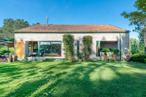 CASA EN VENTA EN TUI