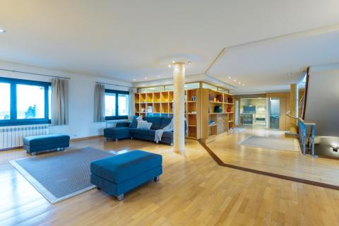 Espectacular Chalet de Lujo en  San Miguel Do Campo, Ourense