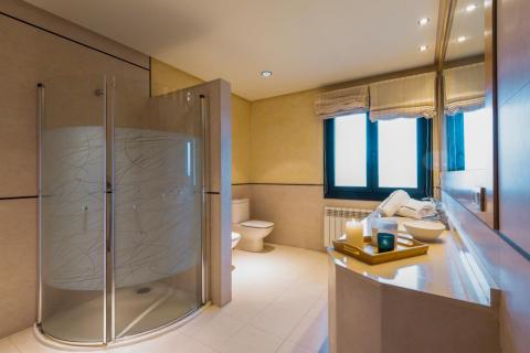 Espectacular Chalet de Lujo en  San Miguel Do Campo, Ourense