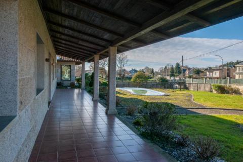 Espectacular Chalet de Lujo en  San Miguel Do Campo, Ourense