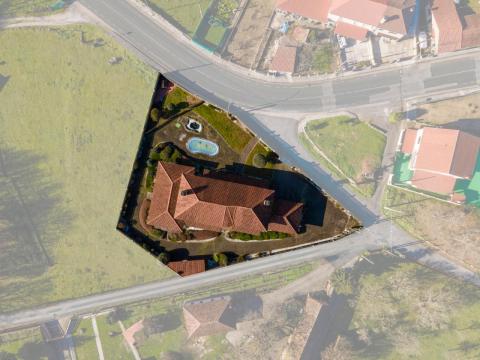 Espectacular Chalet de Lujo en  San Miguel Do Campo, Ourense