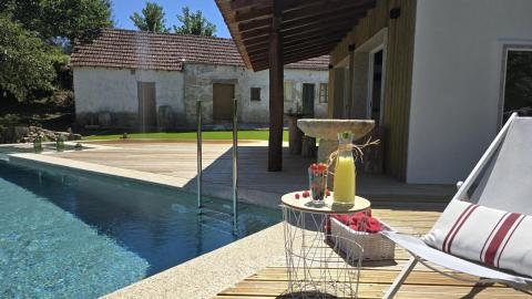 Propiedad con Piscina Infinity y Casa Rústica para Rehabilitar en Entorno Natural