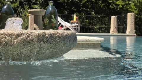 Propiedad con Piscina Infinity y Casa Rústica para Rehabilitar en Entorno Natural