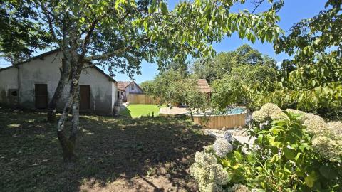 Propiedad con Piscina Infinity y Casa Rústica para Rehabilitar en Entorno Natural