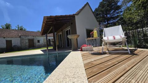 Propiedad con Piscina Infinity y Casa Rústica para Rehabilitar en Entorno Natural