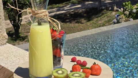 Propiedad con Piscina Infinity y Casa Rústica para Rehabilitar en Entorno Natural