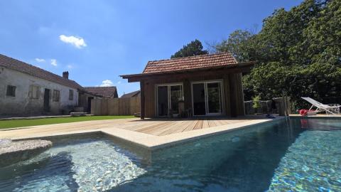 Propiedad con Piscina Infinity y Casa Rústica para Rehabilitar en Entorno Natural