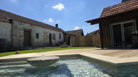 Propiedad con Piscina Infinity y Casa Rústica para Rehabilitar en Entorno Natural