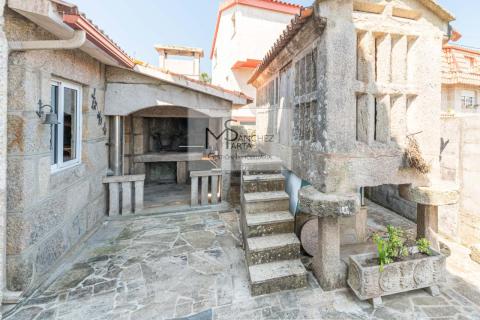 Exclusivo Chalet a 10 Minutos de Vigo y la Playa - Confort, Espacio y Ubicación Privilegiada