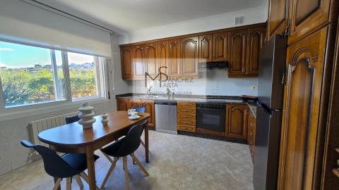 Exclusivo Chalet a 10 Minutos de Vigo y la Playa - Confort, Espacio y Ubicación Privilegiada