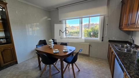 Exclusivo Chalet a 10 Minutos de Vigo y la Playa - Confort, Espacio y Ubicación Privilegiada