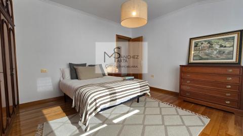 Exclusivo Chalet a 10 Minutos de Vigo y la Playa - Confort, Espacio y Ubicación Privilegiada