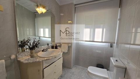 Exclusivo Chalet a 10 Minutos de Vigo y la Playa - Confort, Espacio y Ubicación Privilegiada