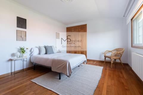Exclusivo Chalet a 10 Minutos de Vigo y la Playa - Confort, Espacio y Ubicación Privilegiada