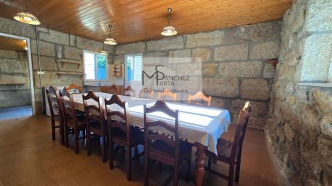 Exclusivo Chalet a 10 Minutos de Vigo y la Playa - Confort, Espacio y Ubicación Privilegiada