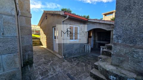 Exclusivo Chalet a 10 Minutos de Vigo y la Playa - Confort, Espacio y Ubicación Privilegiada