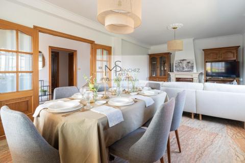 Exclusivo Chalet a 10 Minutos de Vigo y la Playa - Confort, Espacio y Ubicación Privilegiada