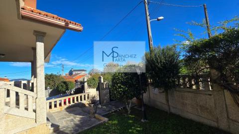 Exclusivo Chalet a 10 Minutos de Vigo y la Playa - Confort, Espacio y Ubicación Privilegiada