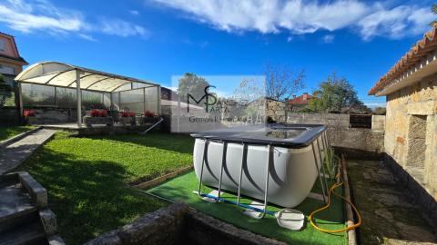 Exclusivo Chalet a 10 Minutos de Vigo y la Playa - Confort, Espacio y Ubicación Privilegiada