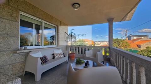 Exclusivo Chalet a 10 Minutos de Vigo y la Playa - Confort, Espacio y Ubicación Privilegiada