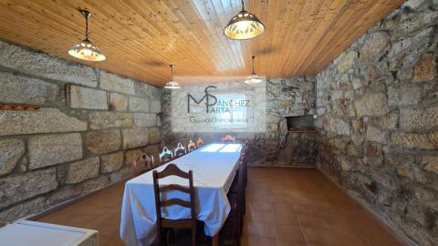 Exclusivo Chalet a 10 Minutos de Vigo y la Playa - Confort, Espacio y Ubicación Privilegiada