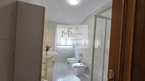 Exclusivo Chalet a 10 Minutos de Vigo y la Playa - Confort, Espacio y Ubicación Privilegiada