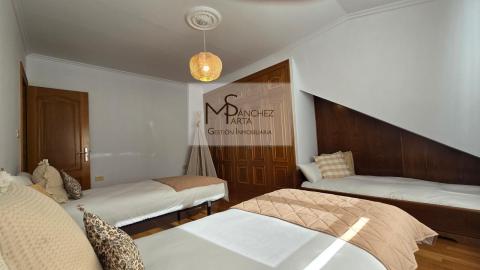 Exclusivo Chalet a 10 Minutos de Vigo y la Playa - Confort, Espacio y Ubicación Privilegiada