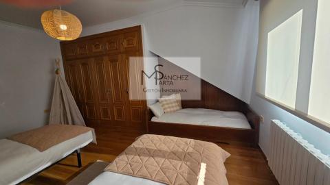 Exclusivo Chalet a 10 Minutos de Vigo y la Playa - Confort, Espacio y Ubicación Privilegiada