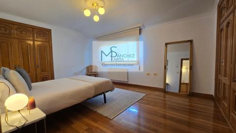 Exclusivo Chalet a 10 Minutos de Vigo y la Playa - Confort, Espacio y Ubicación Privilegiada