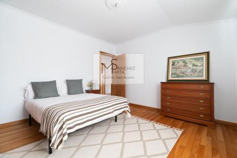 Exclusivo Chalet a 10 Minutos de Vigo y la Playa - Confort, Espacio y Ubicación Privilegiada