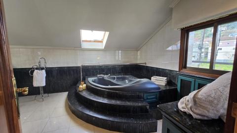 Exclusiva vivienda  Vistahermosa, Ourense - Ubicación inmejorable a 500 metros del centro